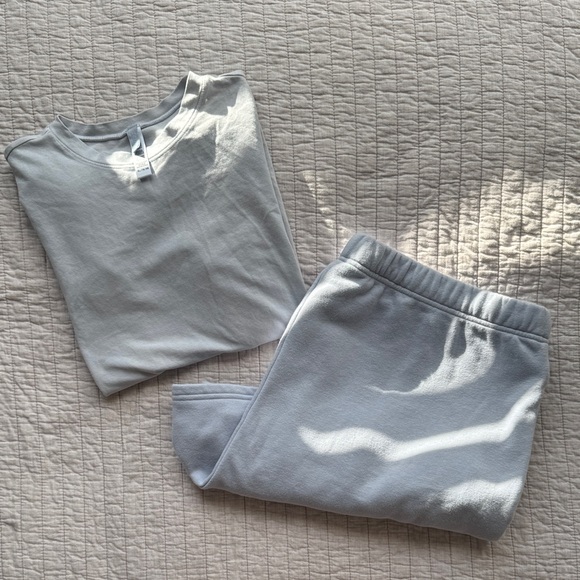 Skims Periwinkle Set - Picture 8 of 13